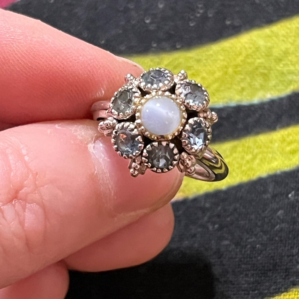 Vintage Avon Moon Magic Blue Rhinestone Silver Tone Metal Costume Ring - Size 6